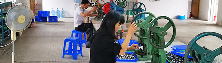 采用高速?zèng)_壓，多層電鍍工藝